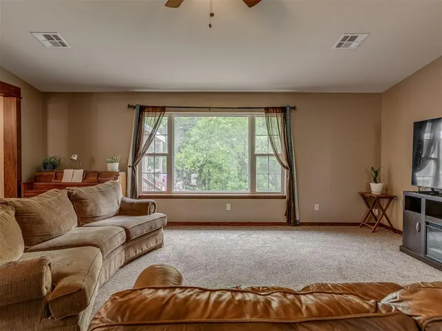 Photo 8 — 2483 Cherokee Drive, Calumet, OK 73014
