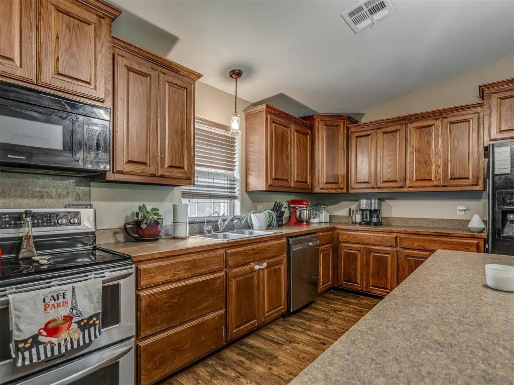 Photo 14 — 2483 Cherokee Drive, Calumet, OK 73014
