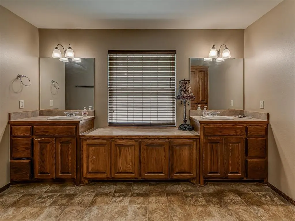Photo 22 — 2483 Cherokee Drive, Calumet, OK 73014