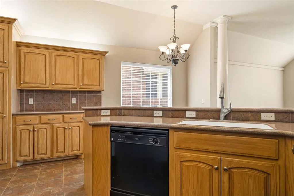 Photo 21 — 15205 Rocky Mountain Drive, Edmond, OK 73013