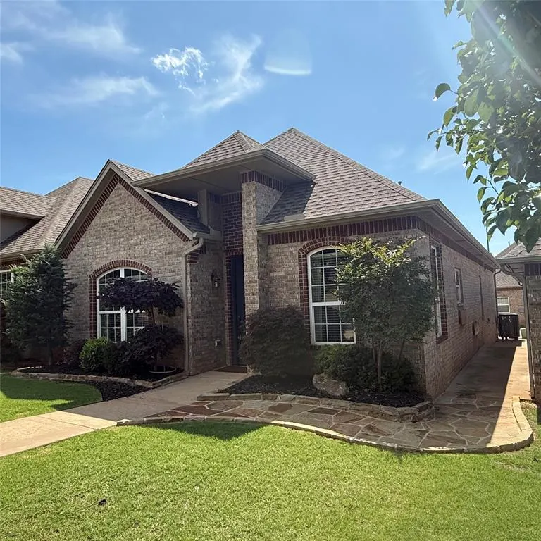 Photo 2 — 116 Boulevard Du Lac, Norman, OK 73071