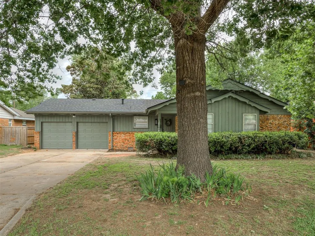 Front exterior — 1631 Oakwood Drive, Norman, OK 73069