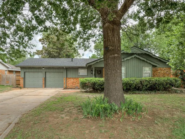 Front exterior — 1631 Oakwood Drive, Norman, OK 73069