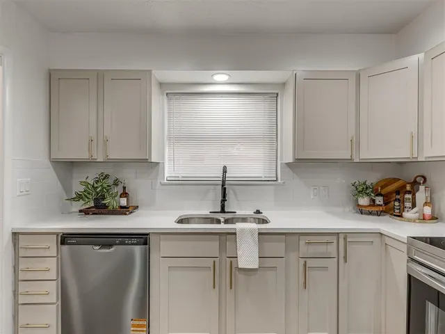 Photo 6 — 1631 Oakwood Drive, Norman, OK 73069
