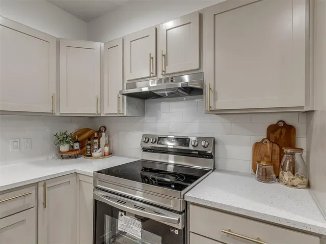 Photo 7 — 1631 Oakwood Drive, Norman, OK 73069