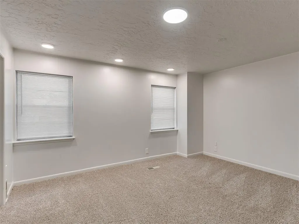 Photo 12 — 1631 Oakwood Drive, Norman, OK 73069