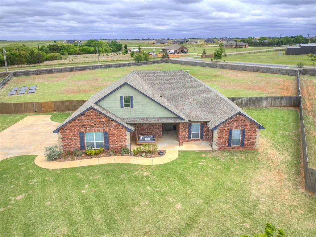 Front exterior — 25043 Emerald Way, Cashion, OK 73016