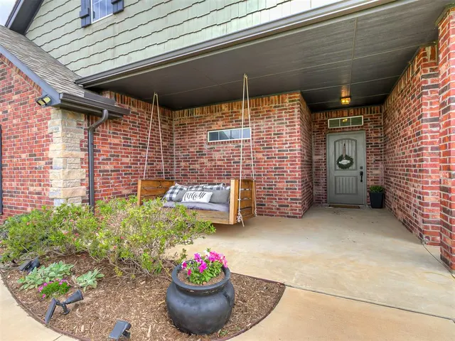 Photo 4 — 25043 Emerald Way, Cashion, OK 73016