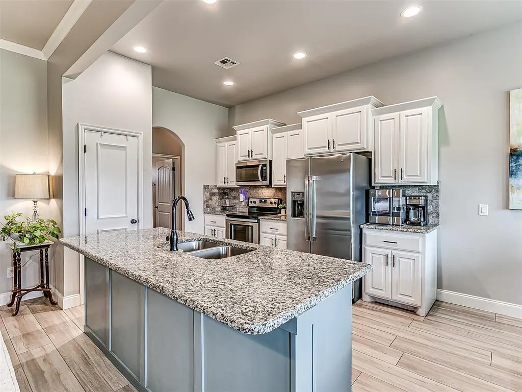 Photo 10 — 25043 Emerald Way, Cashion, OK 73016
