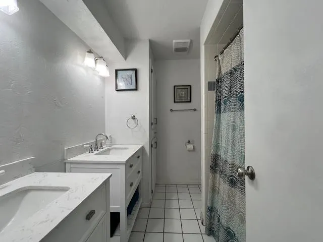 Photo 11 — 2301 Woodford Way, Edmond, OK 73034