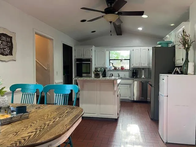 Photo 15 — 2301 Woodford Way, Edmond, OK 73034