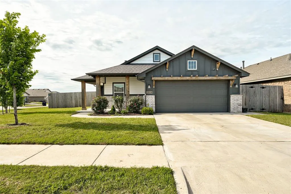 Photo 2 — 12808 NW 4th Terrace, Yukon, OK 73099