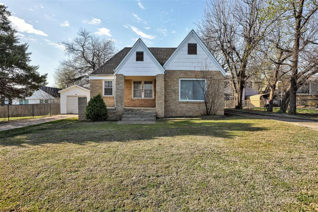 Front exterior — 2006 NW 26th Street, Oklahoma City, OK 73106