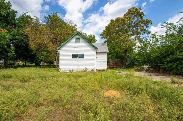 Photo 2 — 503 SW I Avenue, Lawton, OK 73501