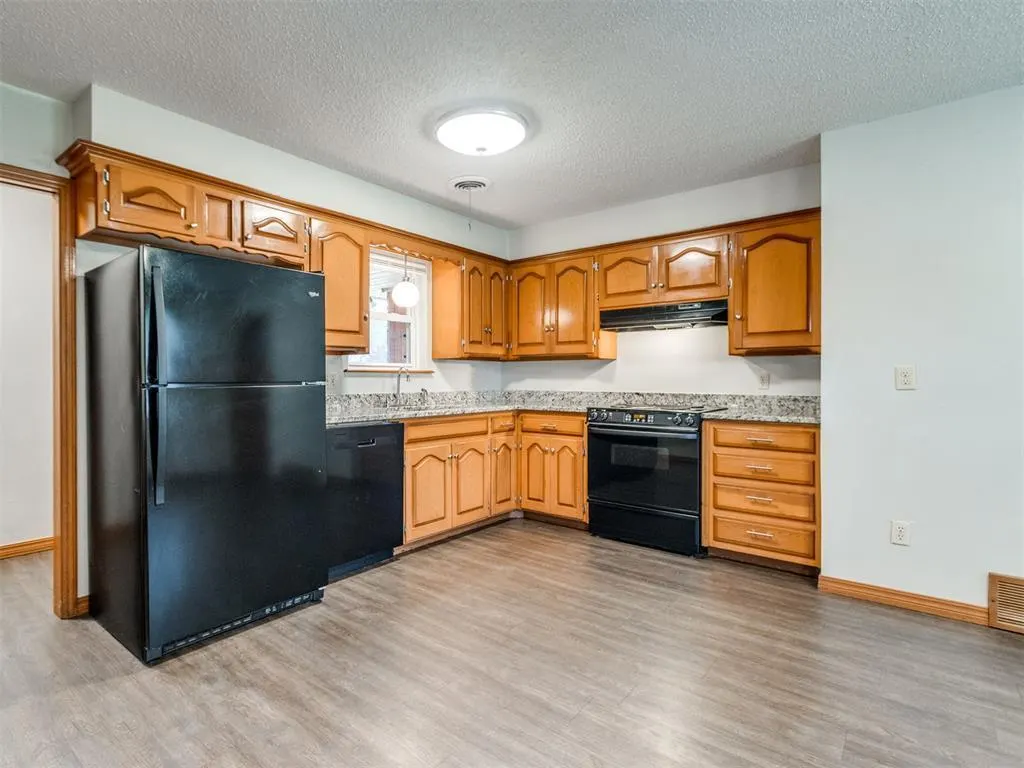 Photo 9 — 1639 Westbrooke Terrace, Norman, OK 73072