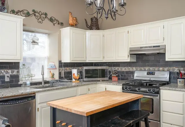 Photo 7 — 432 E Twelve Oaks Terrace, Mustang, OK 73064