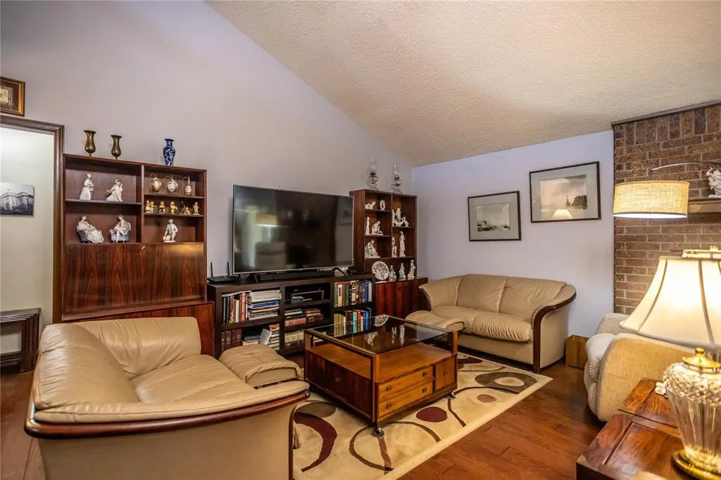 Photo 9 — 925 Lantern Lane, Weatherford, OK 73096