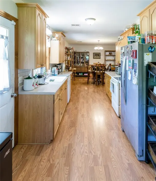 Photo 5 — 704 N Broadway Street, Sayre, OK 73662