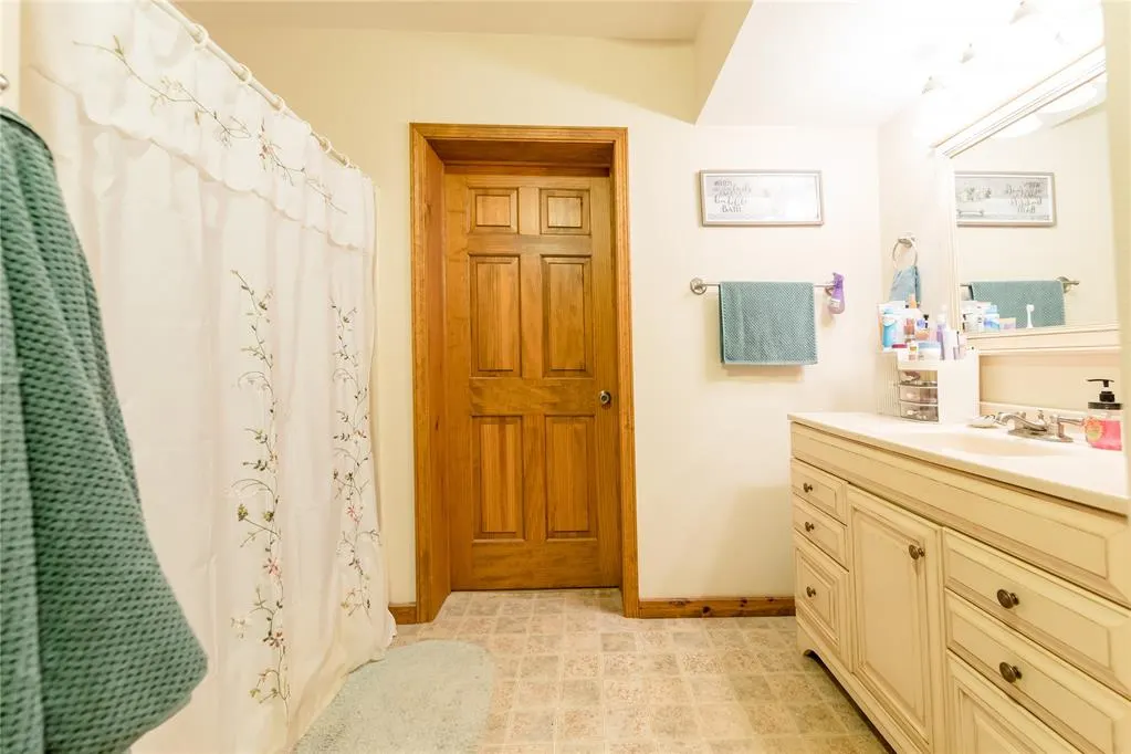 Photo 16 — 704 N Broadway Street, Sayre, OK 73662