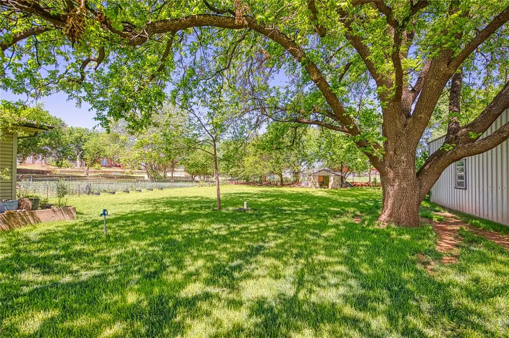 Photo 26 — 704 N Broadway Street, Sayre, OK 73662