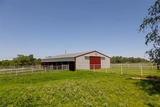Photo 2 — 3025 Breckenridge Road, Enid, OK 73701
