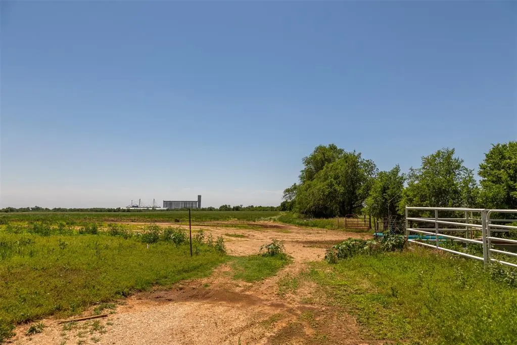Photo 4 — 3025 Breckenridge Road, Enid, OK 73701