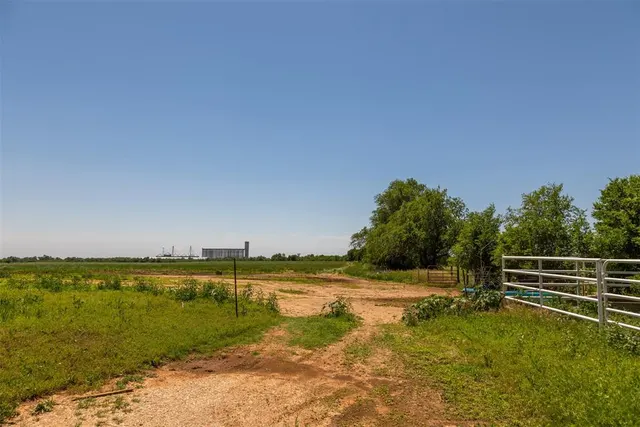Photo 4 — 3025 Breckenridge Road, Enid, OK 73701