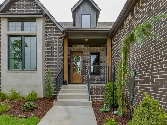 Photo 3 — 3924 Shady Hill Trail, Edmond, OK 73034