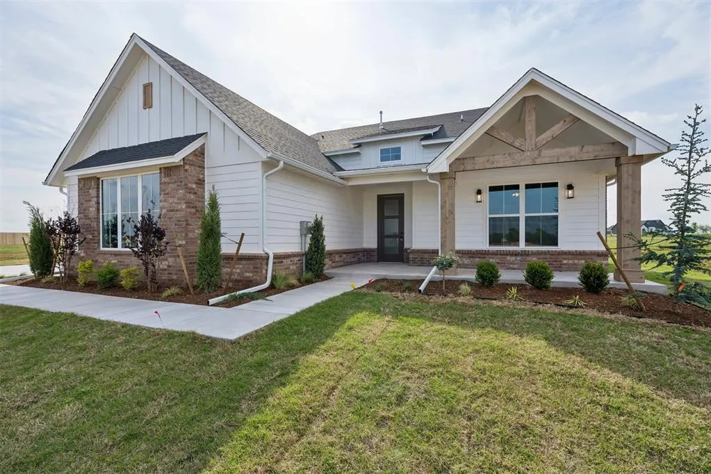 Photo 4 — 6900 Lake View Court, Cashion, OK 73016