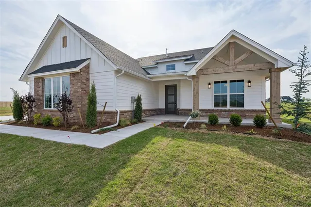 Photo 4 — 6900 Lake View Court, Cashion, OK 73016