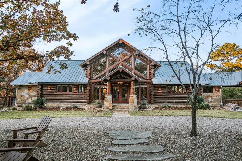 Photo 5 — 309 Lake Bluff Lane, Broken Bow, OK 74728