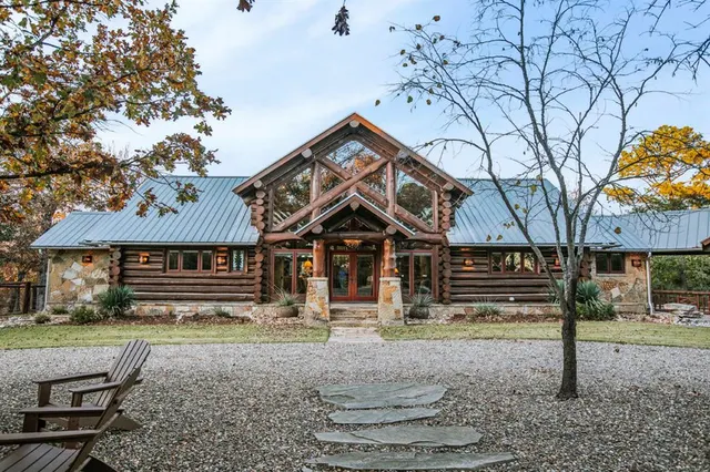 Photo 5 — 309 Lake Bluff Lane, Broken Bow, OK 74728