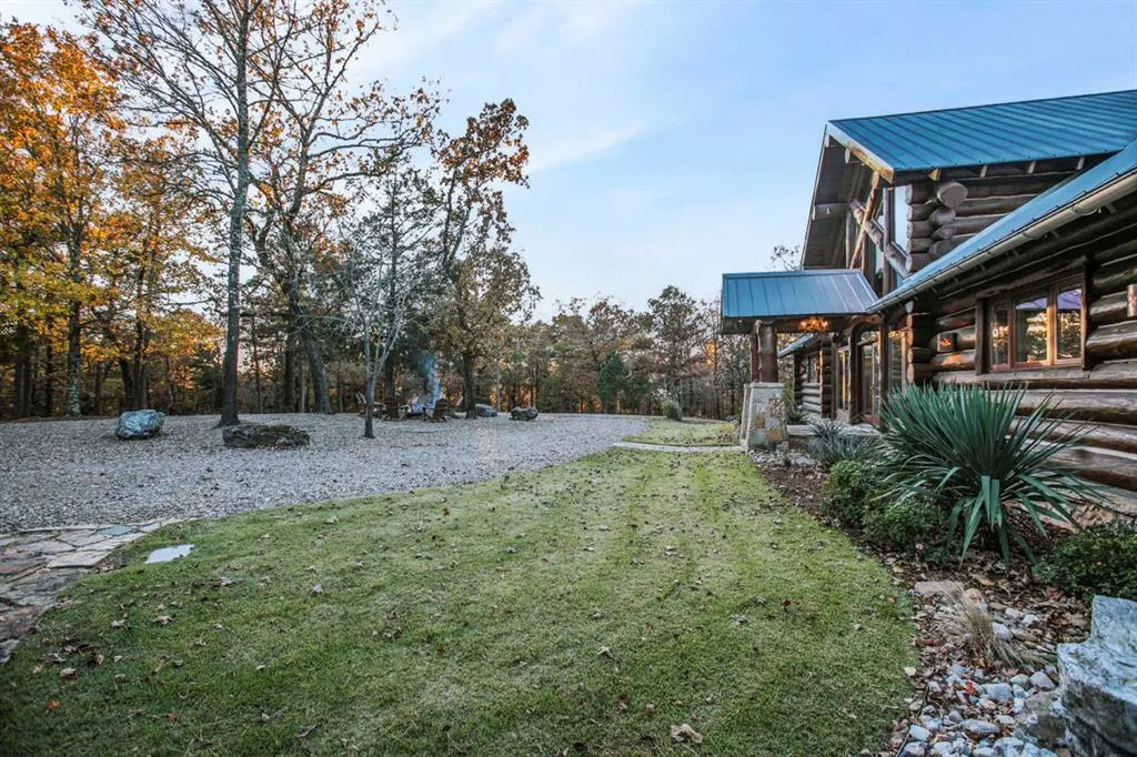 Photo 6 — 309 Lake Bluff Lane, Broken Bow, OK 74728