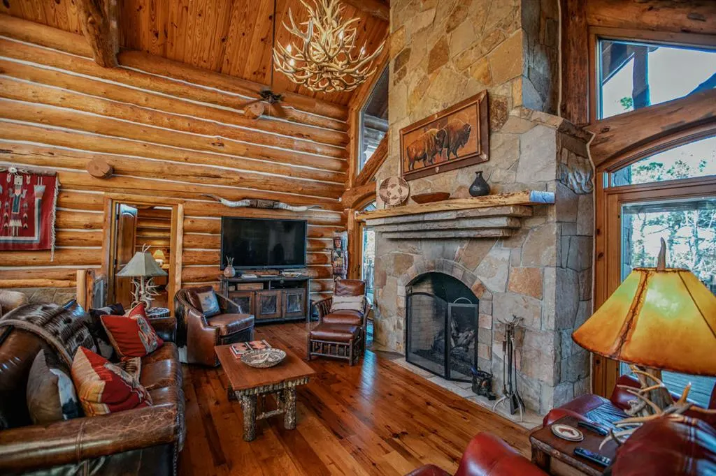 Photo 9 — 309 Lake Bluff Lane, Broken Bow, OK 74728
