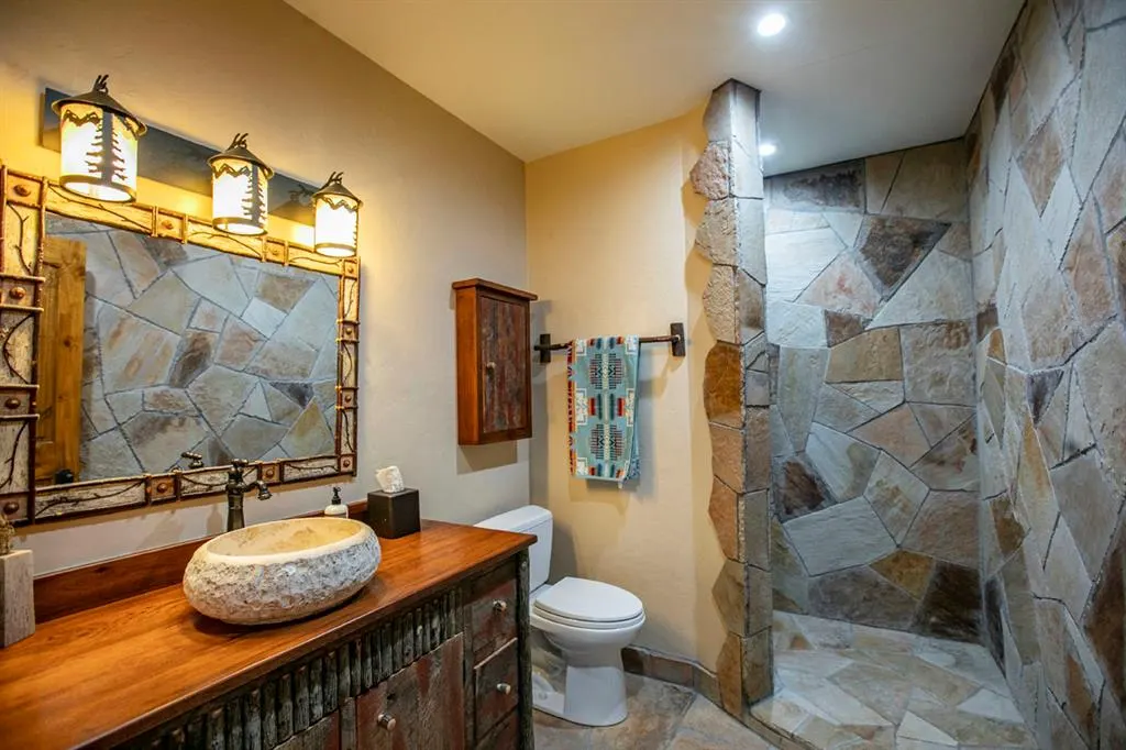 Photo 19 — 309 Lake Bluff Lane, Broken Bow, OK 74728