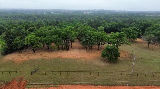 Photo 8 — 5928 Crest Drive, Guthrie, OK 73044