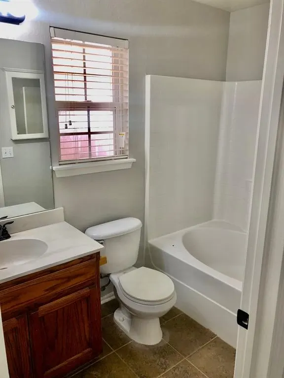 Photo 9 — 233 Spring Creek Road, Oklahoma City, OK 73117