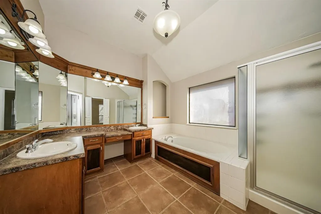 Photo 11 — 16621 La Paloma Lane, Edmond, OK 73012