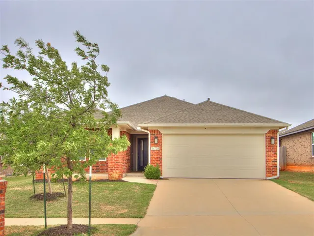 Photo 4 — 15728 Capulet Drive, Edmond, OK 73013
