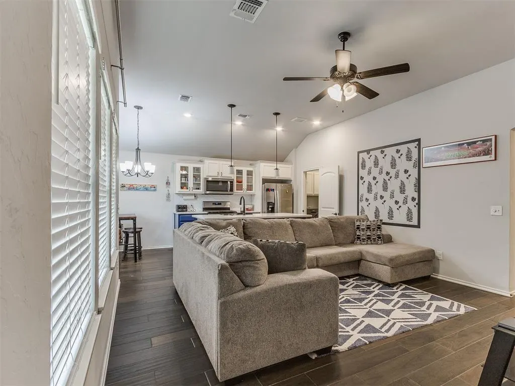 Photo 13 — 15728 Capulet Drive, Edmond, OK 73013