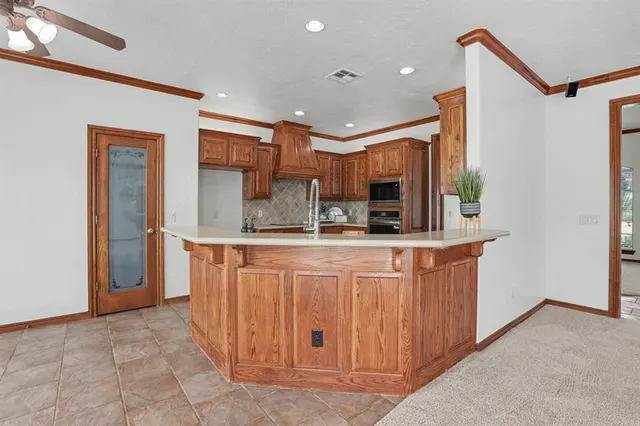 Photo 6 — 2710 Shoreline Drive, Norman, OK 73026