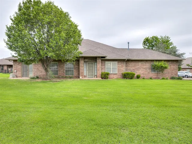Photo 4 — 1813 NW 161st Place, Edmond, OK 73013