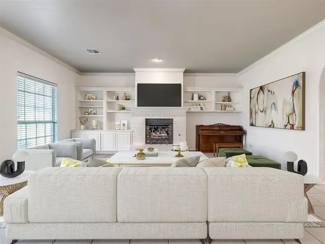 Photo 2 — 1813 NW 161st Place, Edmond, OK 73013
