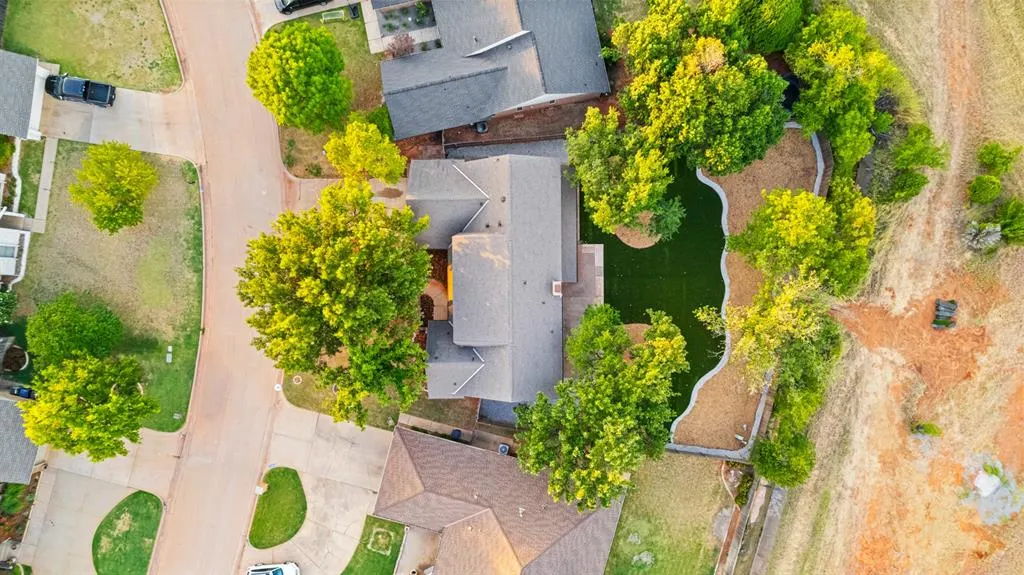 Photo 6 — 13028 Burlingame Avenue, Oklahoma City, OK 73120