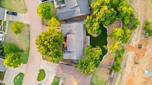 Photo 6 — 13028 Burlingame Avenue, Oklahoma City, OK 73120