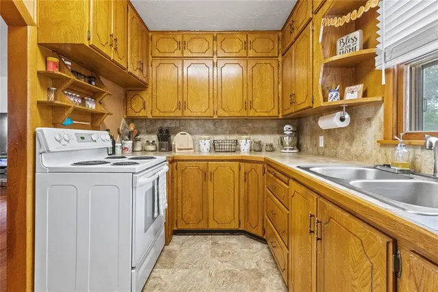 Photo 7 — 419 N Kansas Street, Weatherford, OK 73096