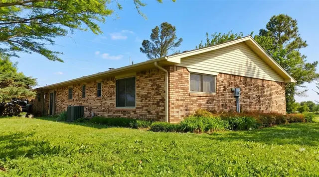 Photo 4 — 701 Highway 110 Highway, Davis, OK 73030