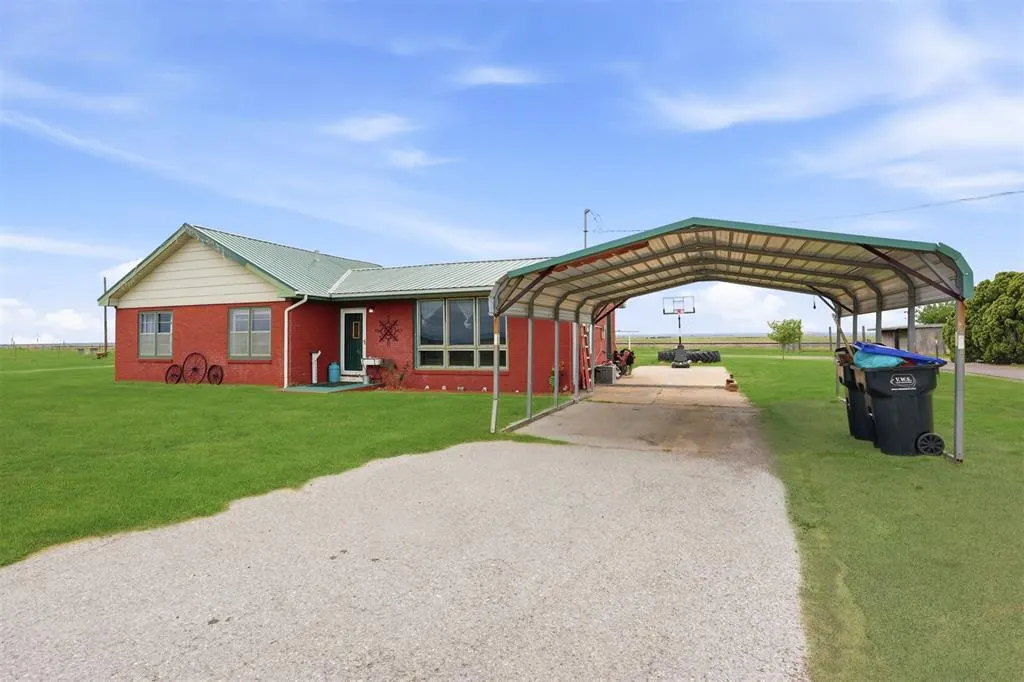 Photo 2 — 15289 Us Highway 283 Highway, Blair, OK 73526