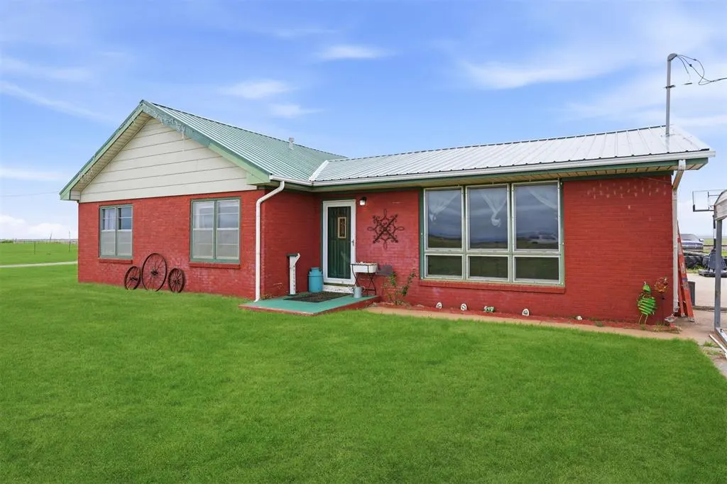 Front exterior — 15289 Us Highway 283 Highway, Blair, OK 73526