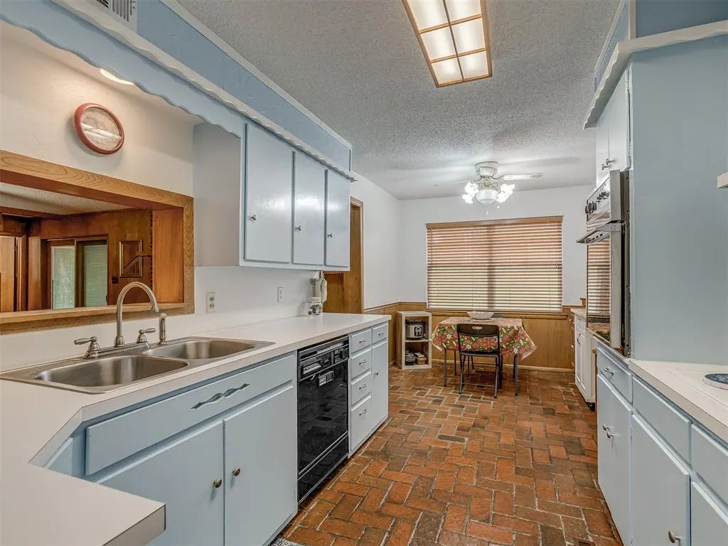 Photo 5 — 1414 E Sunset Lane, Ada, OK 74820